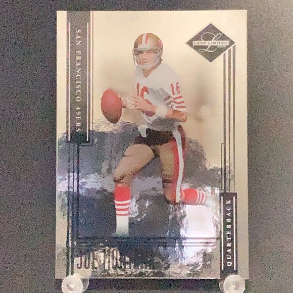 2006 Leaf Limited 310/799 Joe Montana Football Card!! - Picture 1 of 2